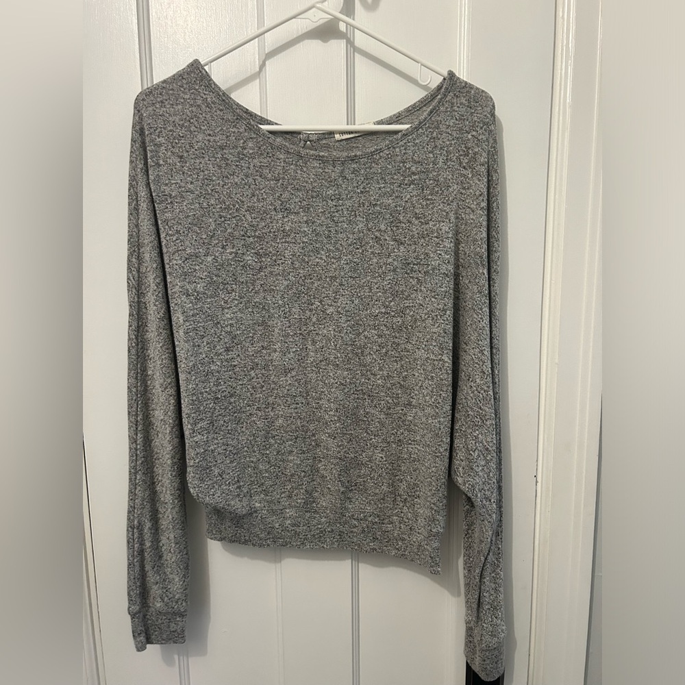 Gray long sleeve raglan
